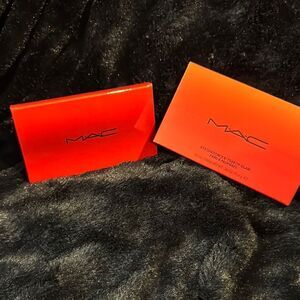 MAC eyeshadow x 8: YEAR OF GLAM  Eyeshadow Palette